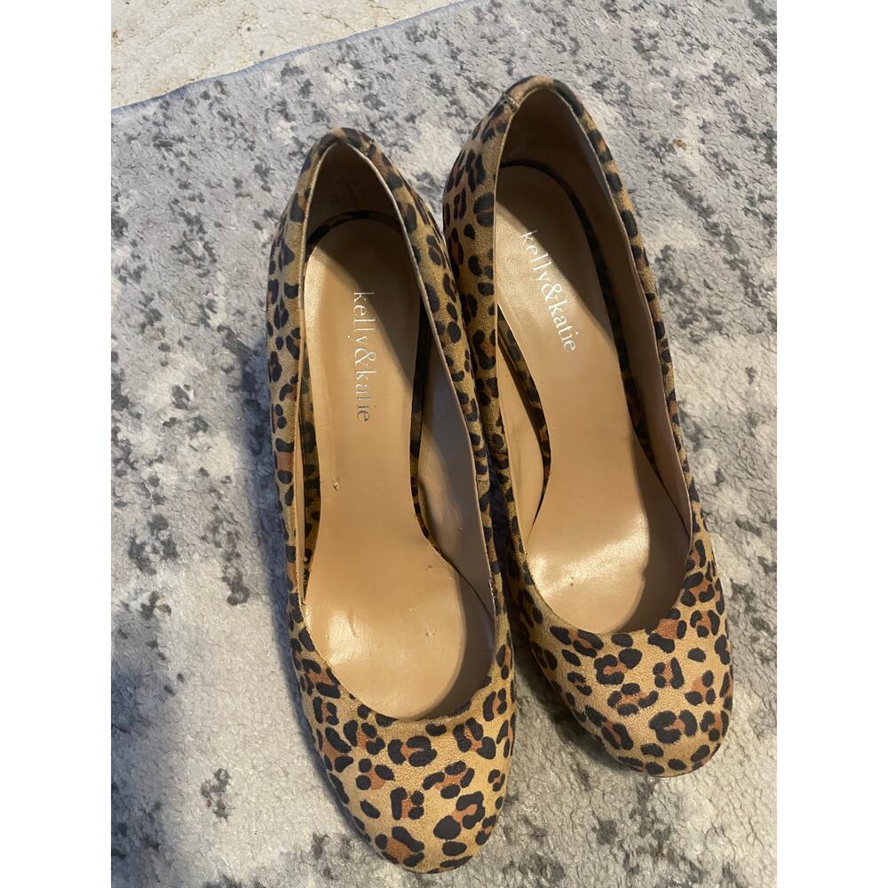 Kelly & Katie Leopard Print Pumps Size 9 | Animal Print Heels - Picture 3 of 5